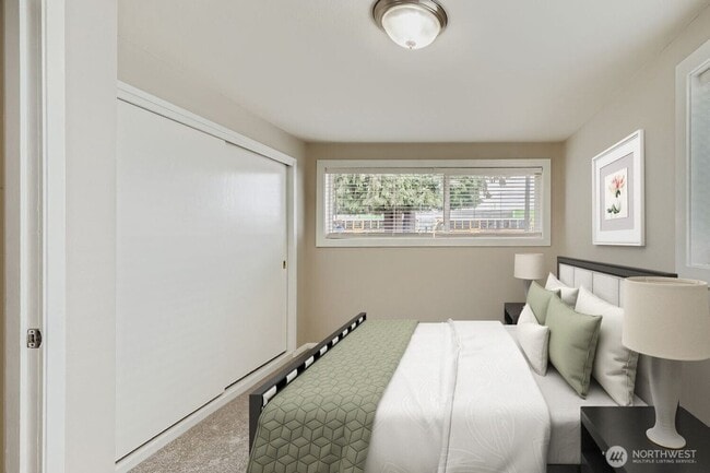 Building Photo - SHORT TERM ONLY THROUGH JULY 2026 Private ...