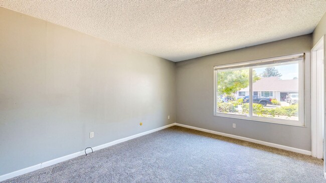 Building Photo - 8690 Lords Manor Way