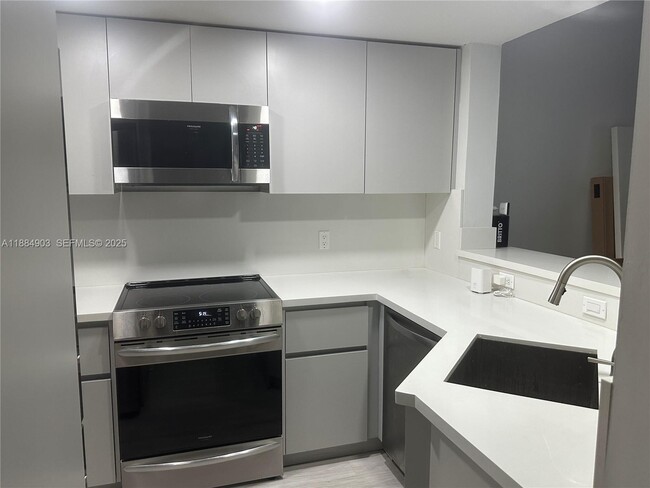 Building Photo - 10171 SW 154th Cir Ct