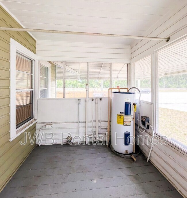 Building Photo - 1210 Rensselaer Ave