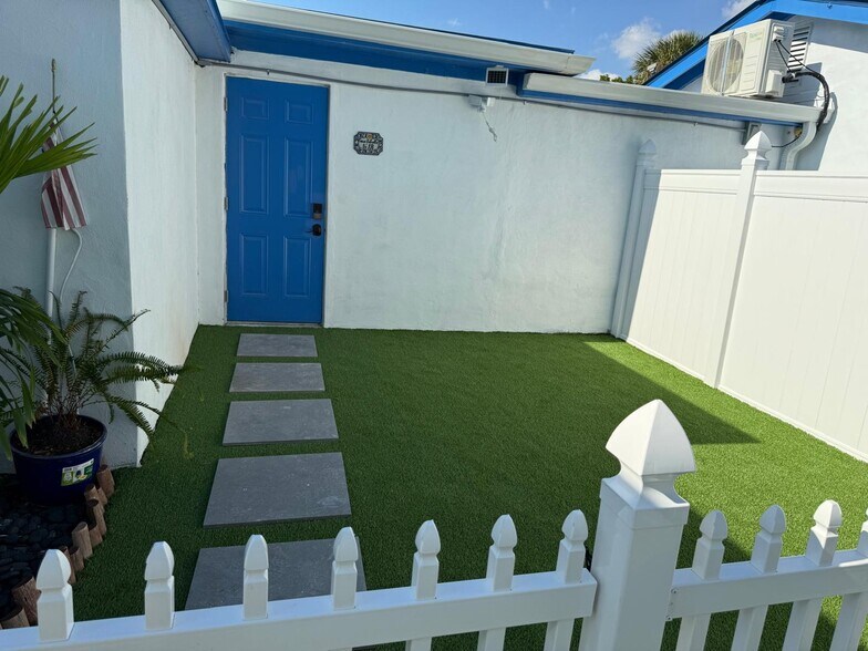 Building Photo - 13115 3rd St E