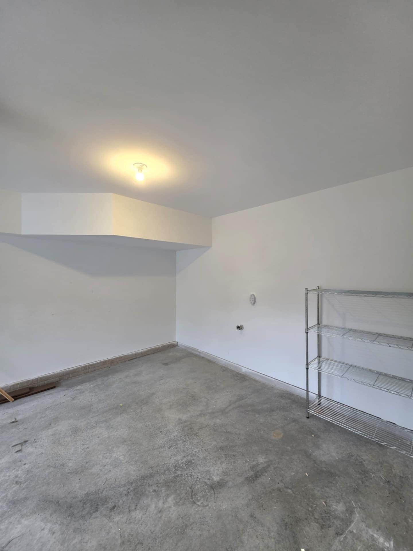 Garage - 4915 Sheridan St