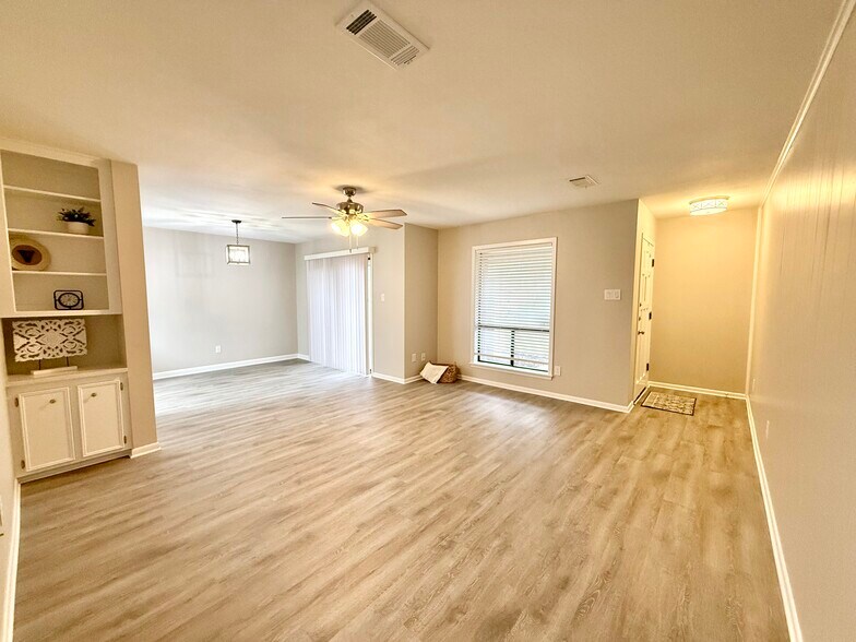 Building Photo - 601 Cache Cv