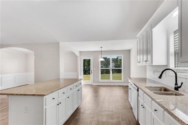 Building Photo - 2164 Savannah Dr