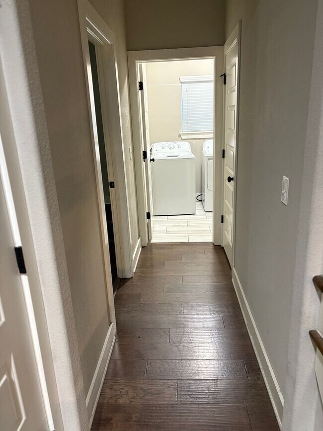 Building Photo - BEAUTIFUL HOME IN GREAT LOCATION!