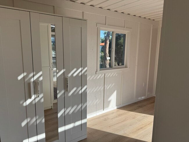 Building Photo - 2210 E Alvarado St