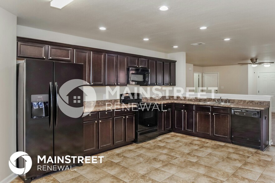 Building Photo - 119 Darrow Creek Dr