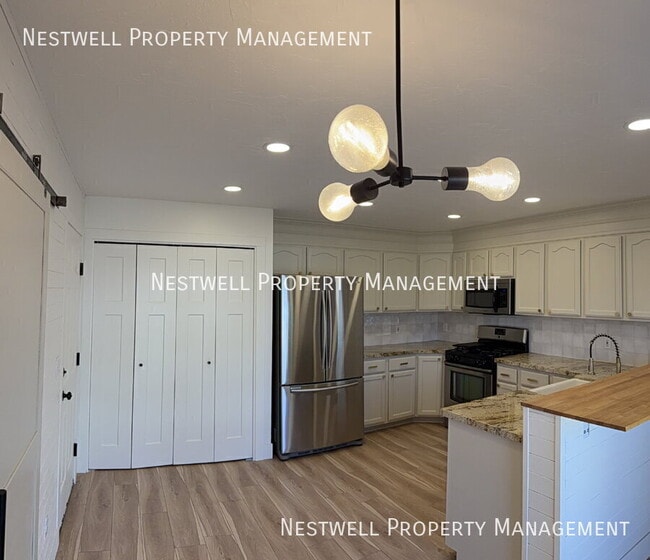 Building Photo - 2335 N 380 W St