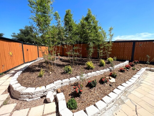 Building Photo - 3 Bedroom 2.5 Bath 1 Single Family Home for Rent in Cambridge Heights Area of Round Rock, Texas, ...