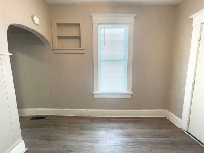 Building Photo - 1719 1/2-1719 1/2 W Adams St