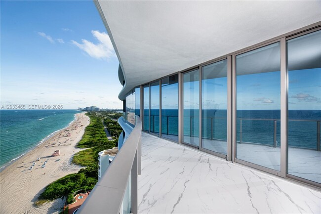 Building Photo - 15701 Collins Ave