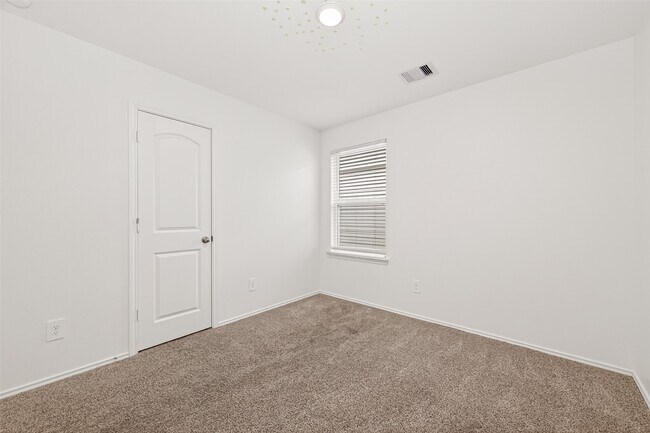 Building Photo - 1710 Legacy Hills Dr