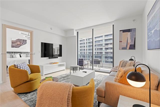 Building Photo - 1000 Brickell Plz