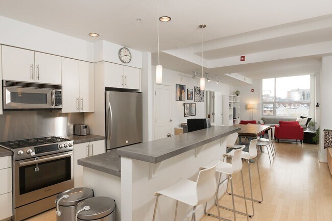 Building Photo - Luxury U St Condo | 2 Bed + Den | 2 Bath | 1,350 Sf | Large Balcony | 1 Garage Parking Space