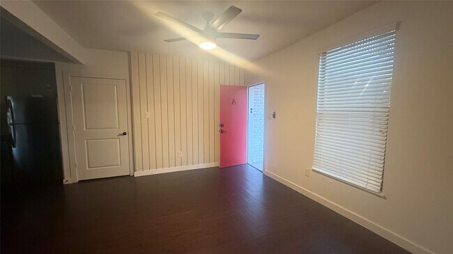 Building Photo - 2300 Stanford St