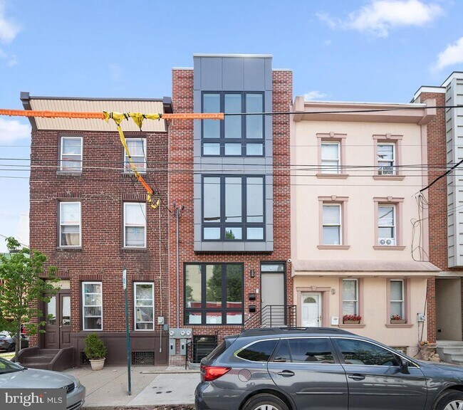 Building Photo - 2032 E Susquehanna Ave