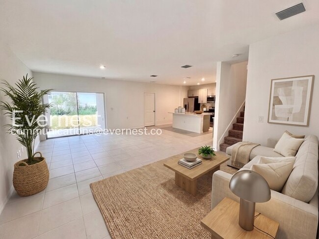 Building Photo - Spacious 5 Bed, 3.5 Bath Home with Fenced Yard and 2-Car Garage | Available Soon!