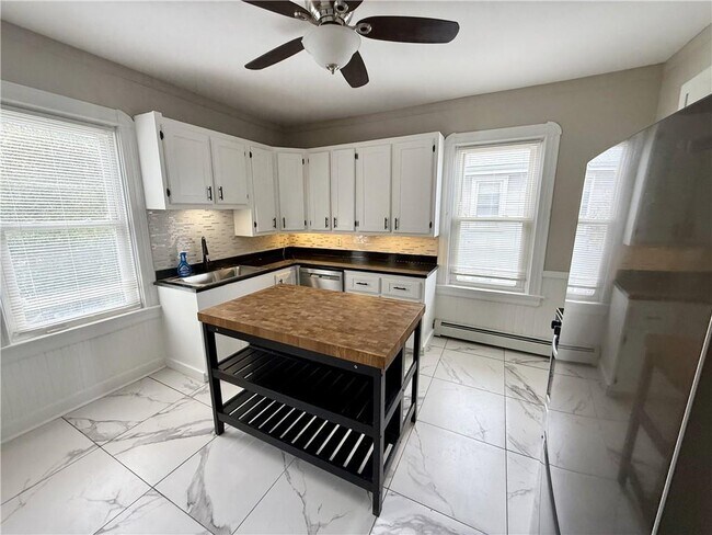 Building Photo - 43 Fruit Hill Ave