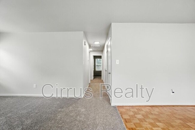 Building Photo - 142 Springdale Way
