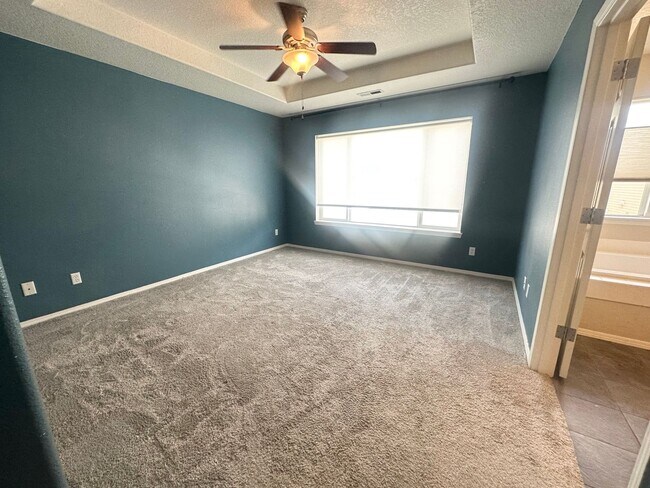 Building Photo - 3 Bedroom Beaverton Home with A/C!