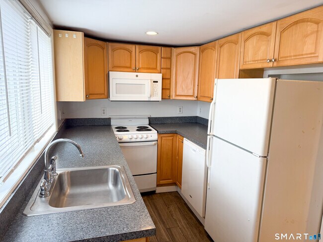 Building Photo - 25 Saugatuck Ave