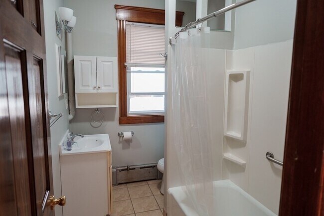 Building Photo - 45 Montvale St
