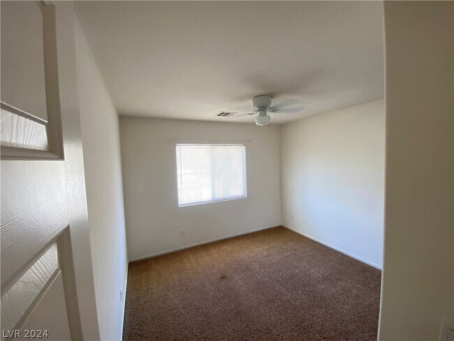 Building Photo - 358 July Jewel Ave