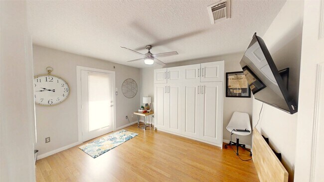 Building Photo - 13202 Gulf Beach Dr