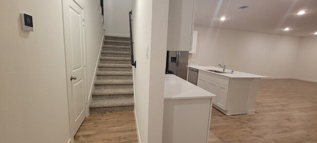 Building Photo - 3566 Blue Mockingbird St