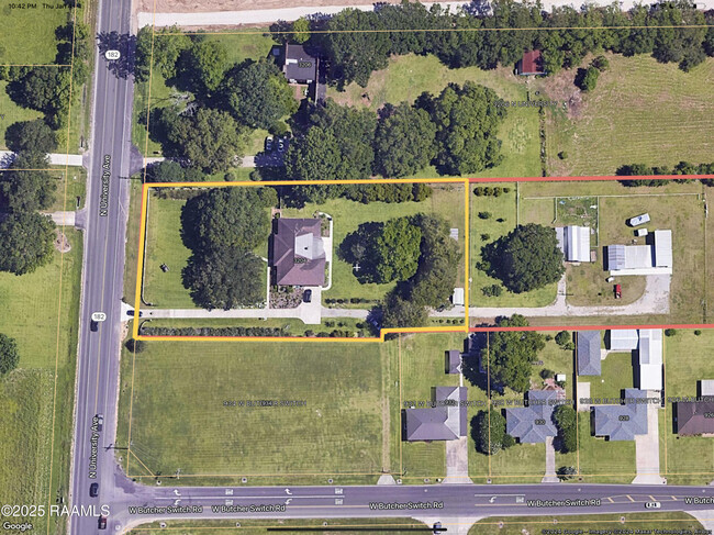 Building Photo - 3204 N University Ave
