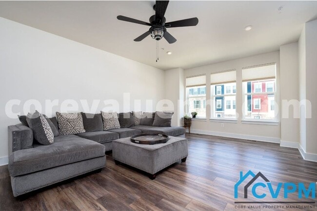 Building Photo - 2542 Buckthorn Dr