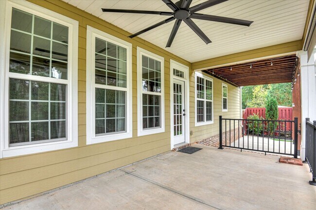 Building Photo - Home For Rent: 765 Mural Lake Ct Grovetown, GA 30813