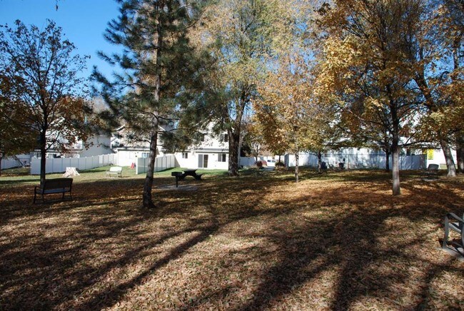 Building Photo - 857 Quinn Ct
