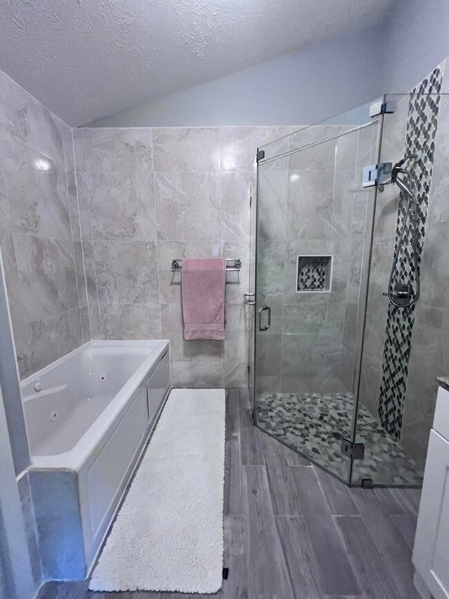 Building Photo - 4516 NW Alsace Ave