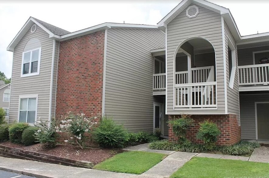 Primary Photo - 667 Bartons Landing Pl