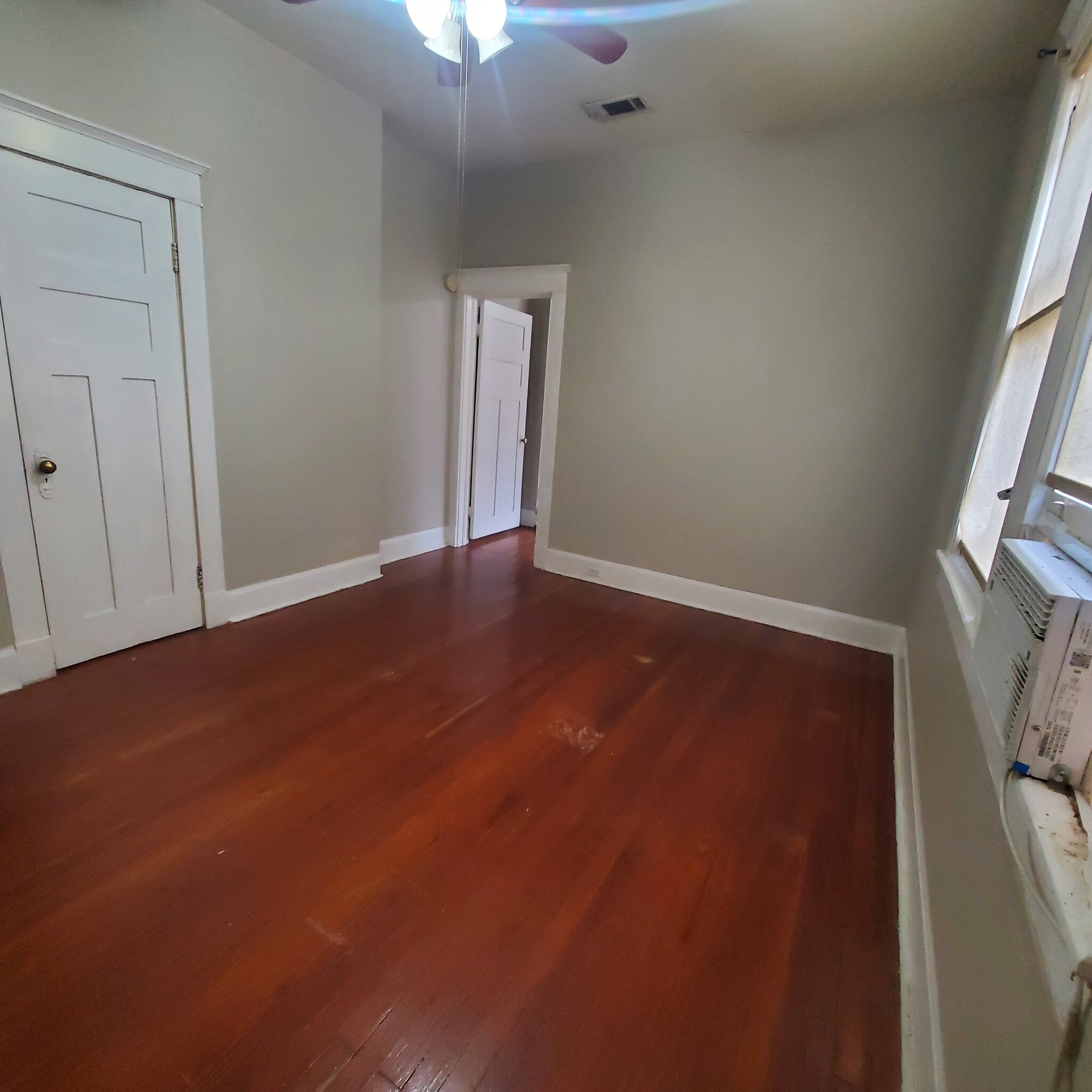 Building Photo - 6330 Annunciation St