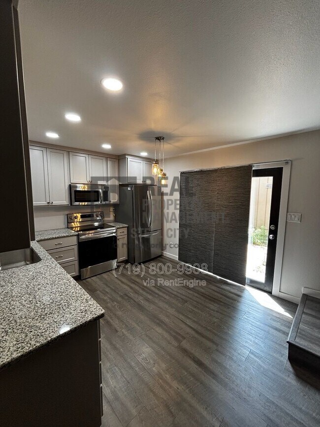 Building Photo - 2107 Chatalet Ln