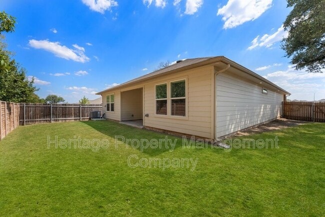 Building Photo - 829 Margay Lp