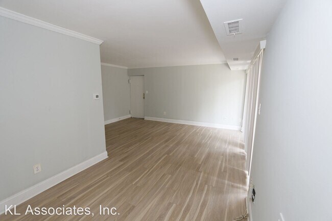 Building Photo - 1 br, 1 bath House - 7529 Riverdale Road  ...