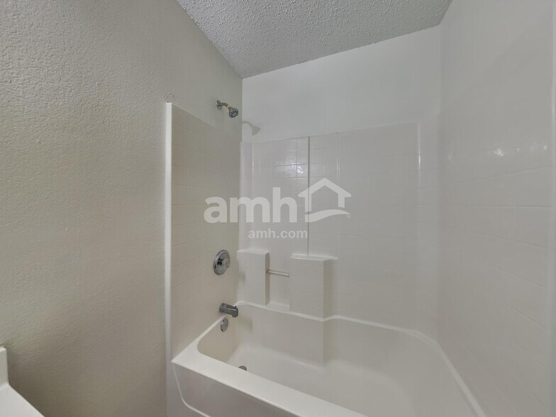 Building Photo - 3913 Country Ln