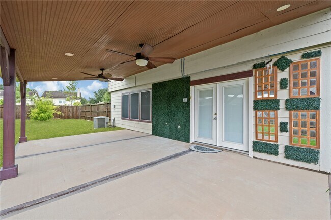 Building Photo - 9226 MacMillan Ln
