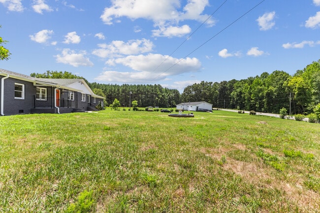 Building Photo - 1644 Sims Bridge Rd