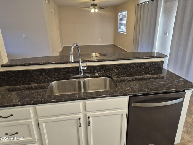 Building Photo - 13812 S 36th Way