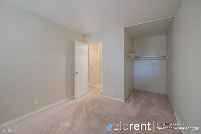 Building Photo - 3 br, 2.5 bath Condo - 4 Touchstone Dr, La...