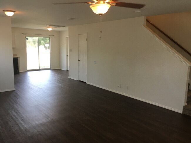 Building Photo - 3500 Banda Ln