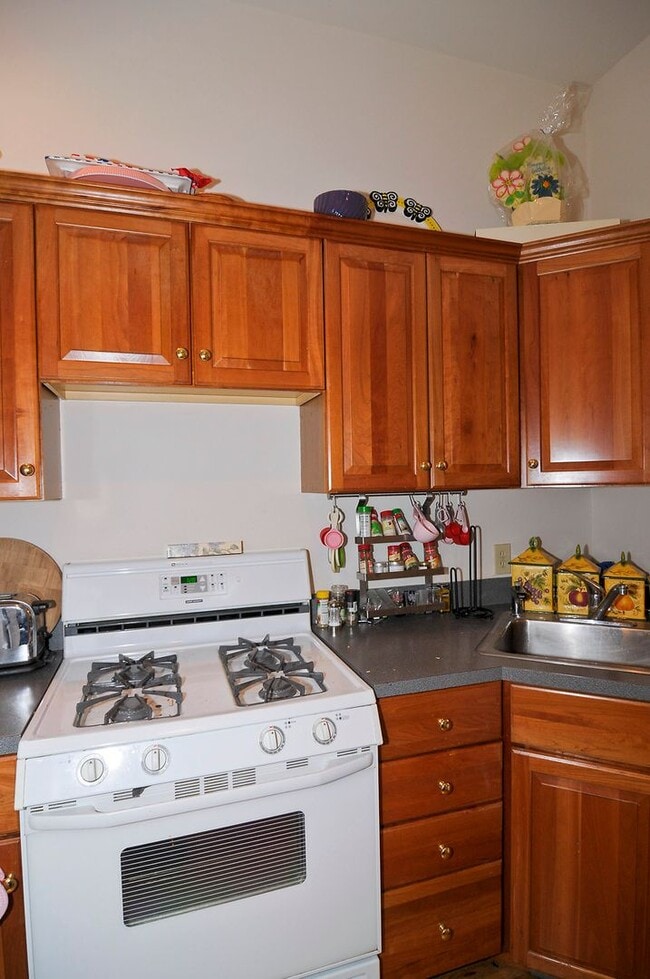 Building Photo - Georgetown Townhouse (Close to the West End and Dupont)