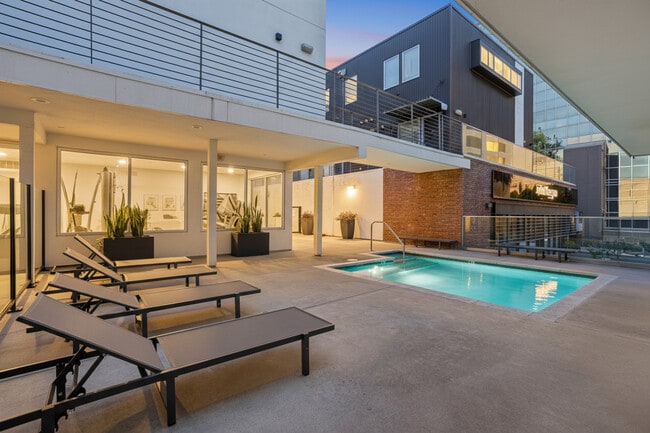 Building Photo - The Blvd Lofts