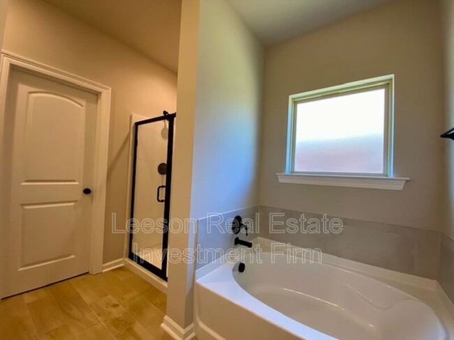 Building Photo - 421 Zinfandel Pl
