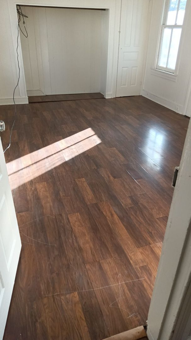 Building Photo - 648 E Princess St