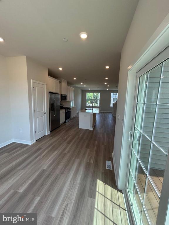 Building Photo - 38 Barnes Wy